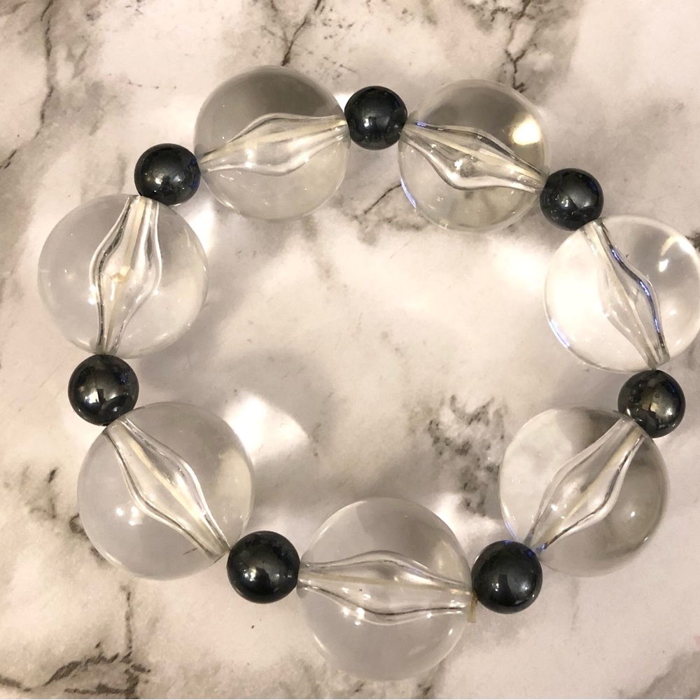 Unique Vintage Acrylic Stretch Bracelet